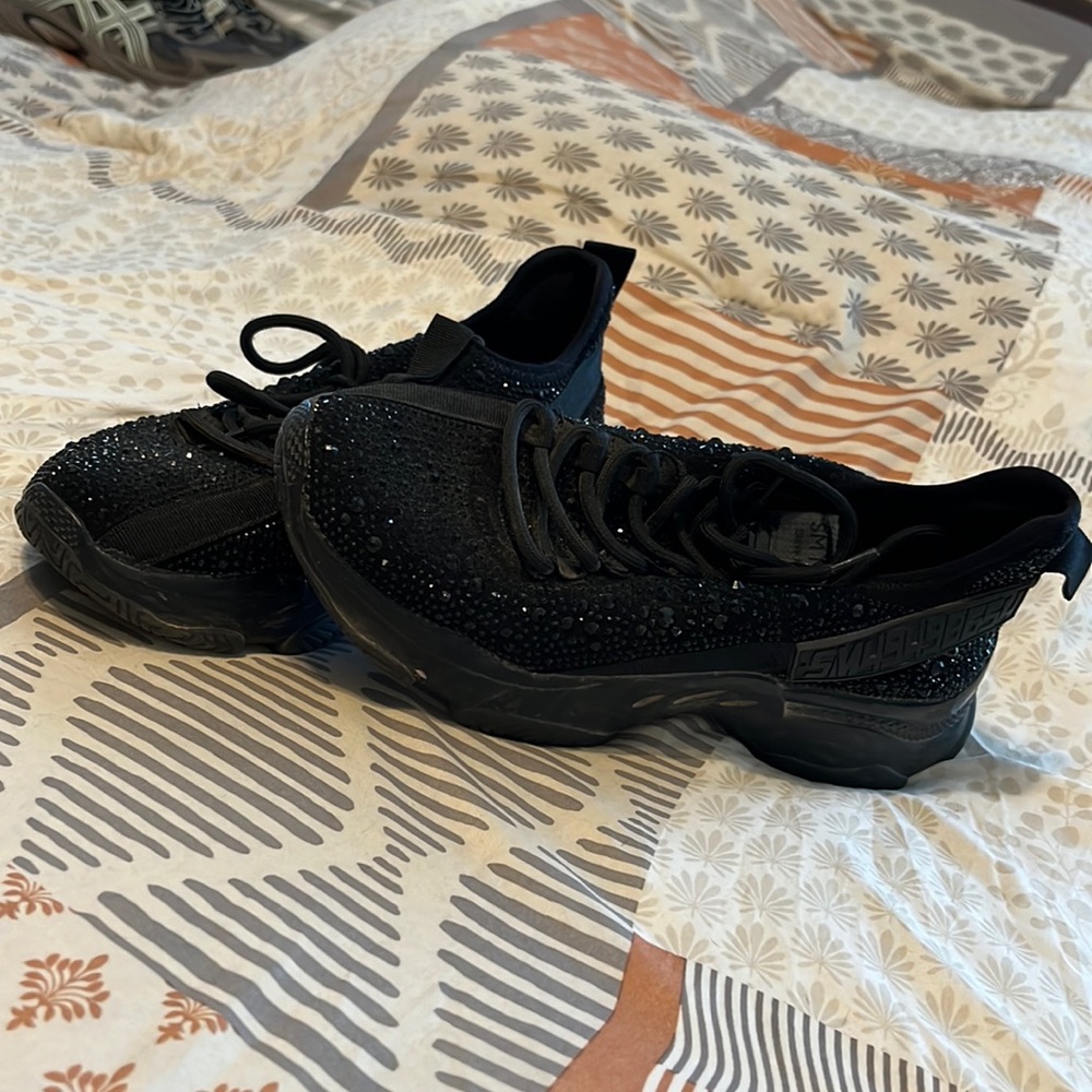Steve Madden size 8 tennis shoes!